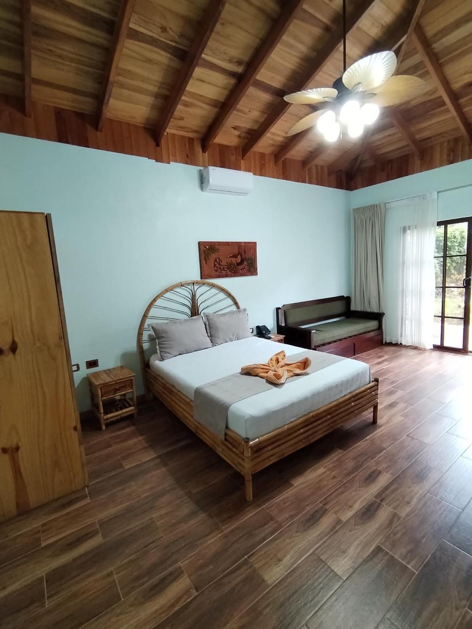 Bungalows Beachfront Hotel Пунта-Ува Экстерьер фото