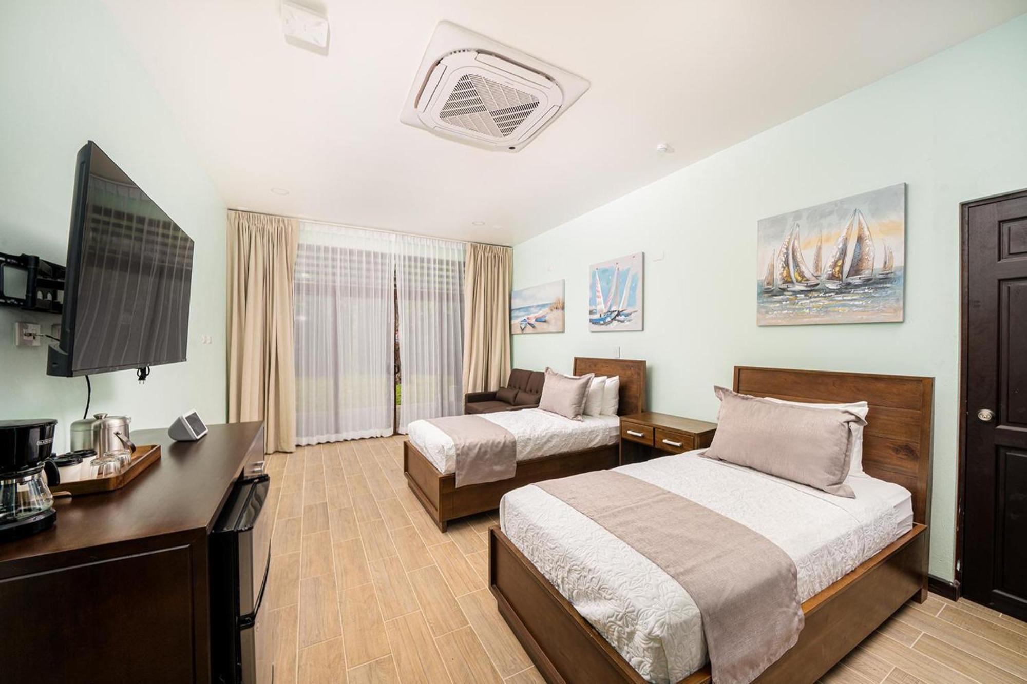 Bungalows Beachfront Hotel Пунта-Ува Экстерьер фото